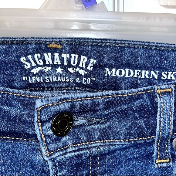 Signature by Levi Strauss Blue Skinny Jeans with Classic Fit - Picture 2 of 3